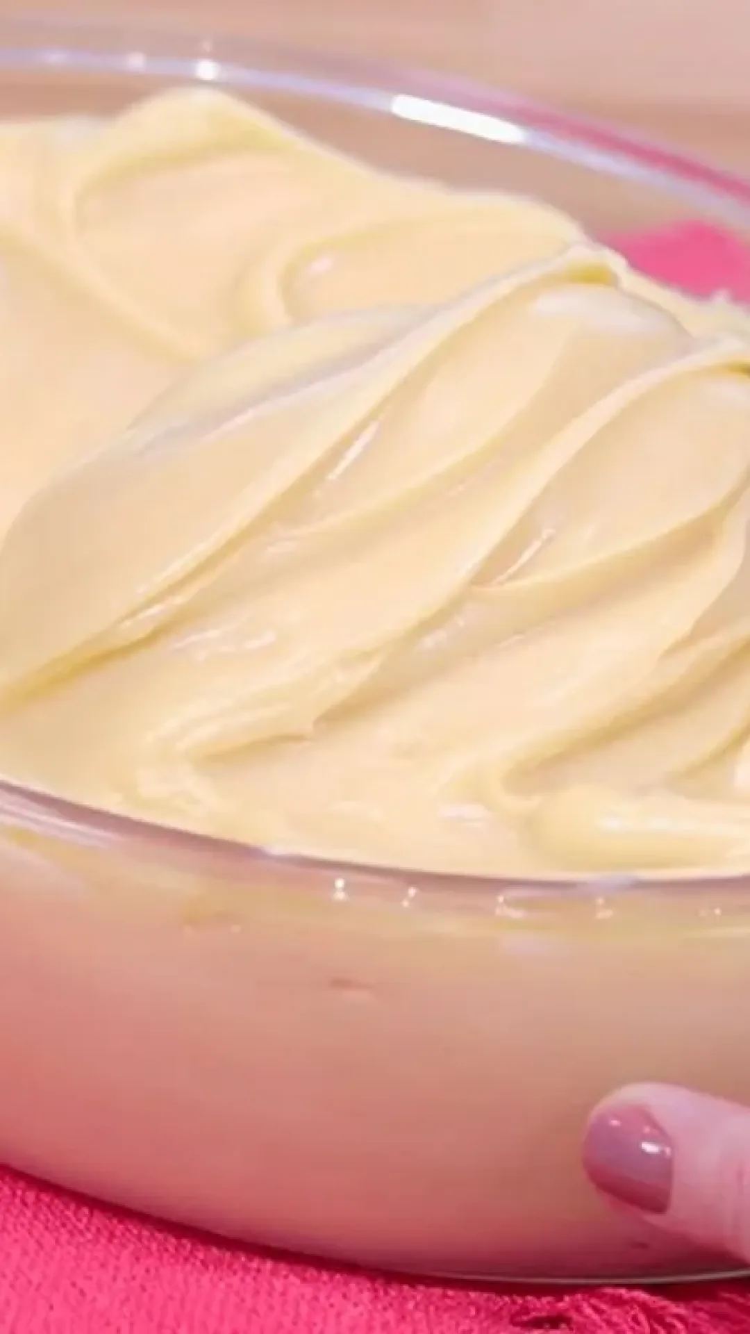 Recheio de leite ninho trufado cremoso e delicioso perfeito para rechear bolos ou comer de colher