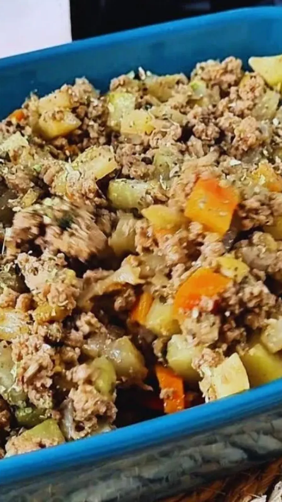 Refogado de carne moída com chuchu, simples e delicioso, para você variar o cardápio do dia a dia