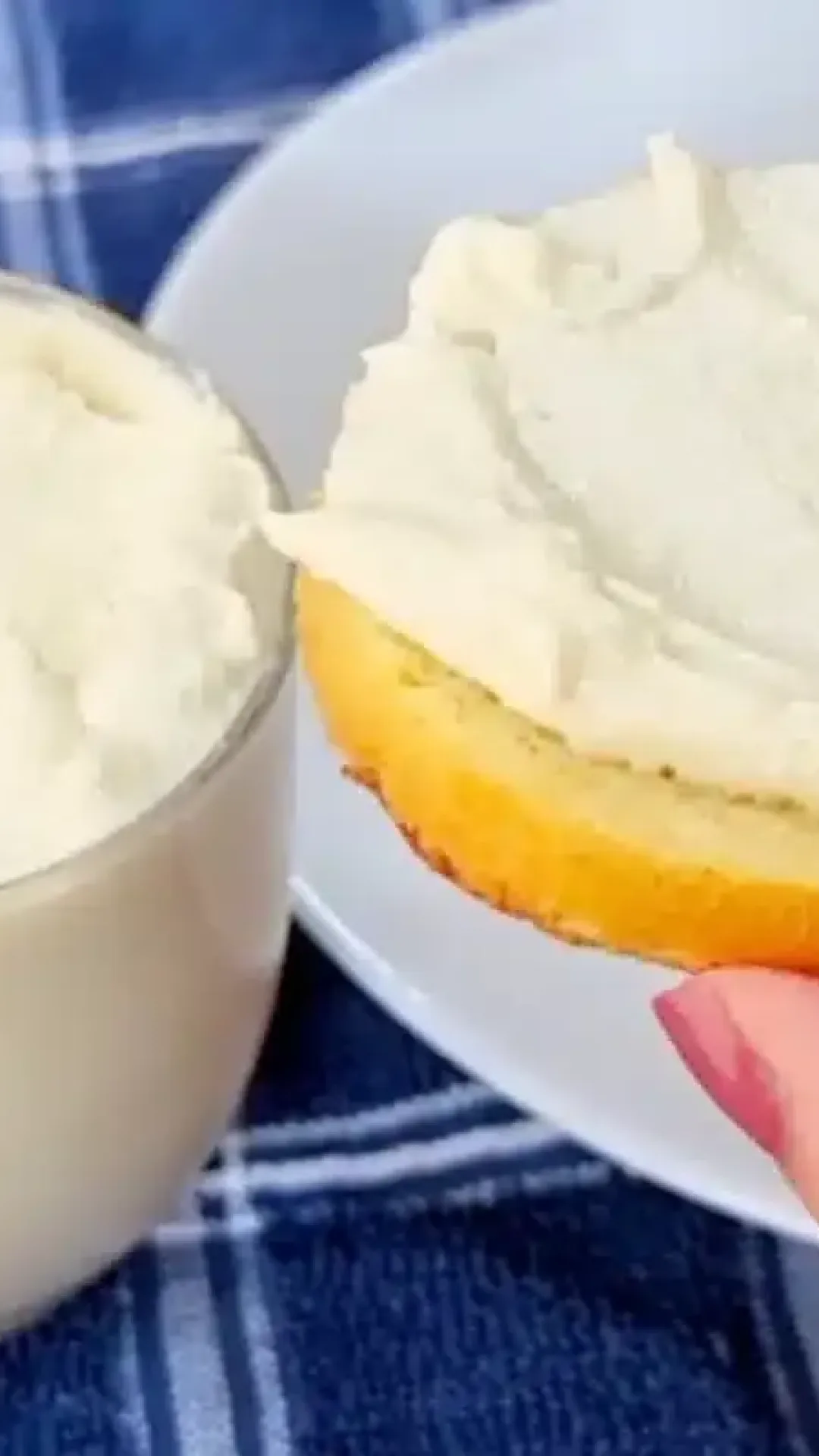 Requeijão vegano: delicioso, rápido, cremoso e saudável para passar no seu pão de cada dia.