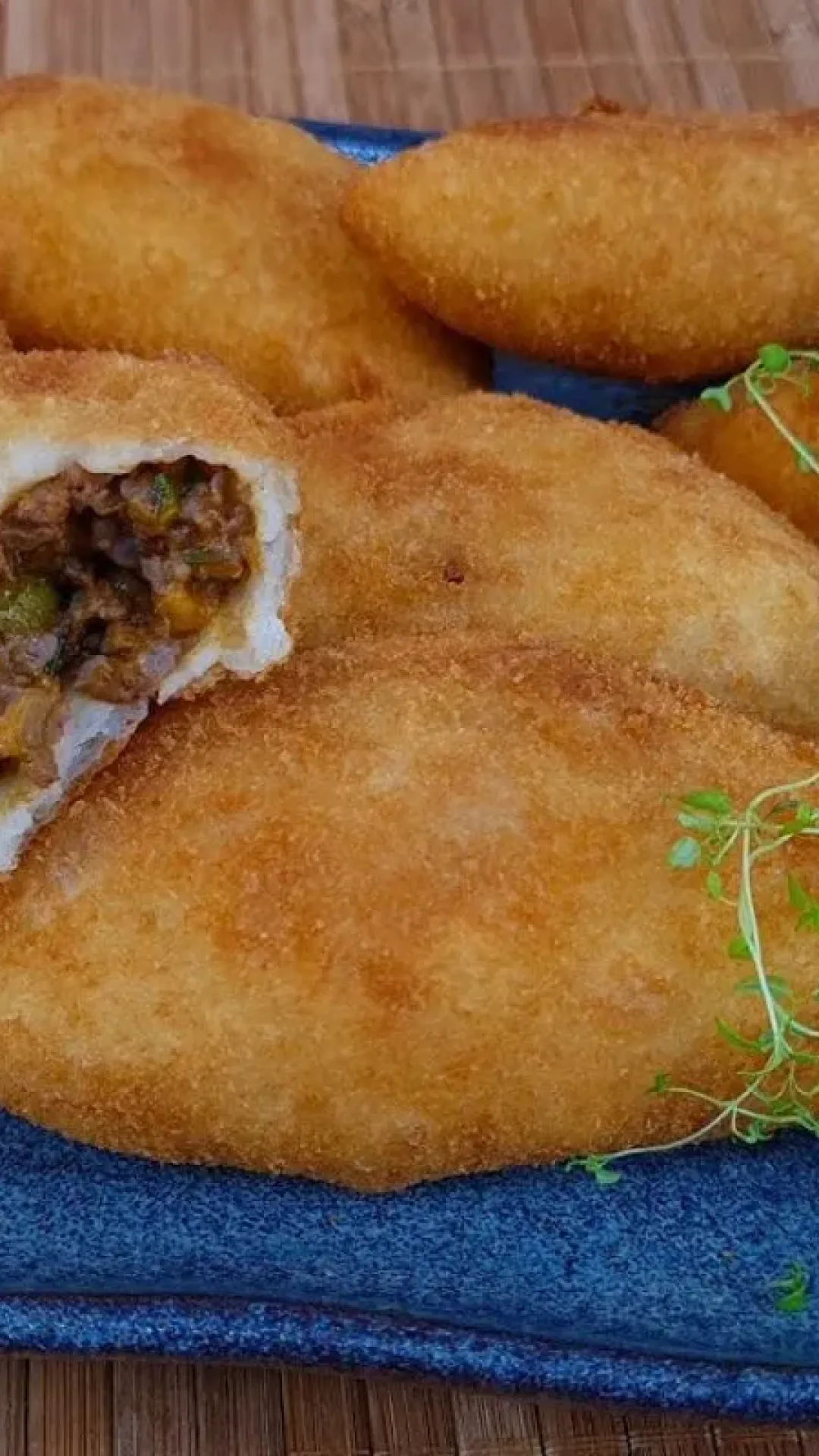 Risoles de carne moída com massa macia, receita simples com dicas para não errar