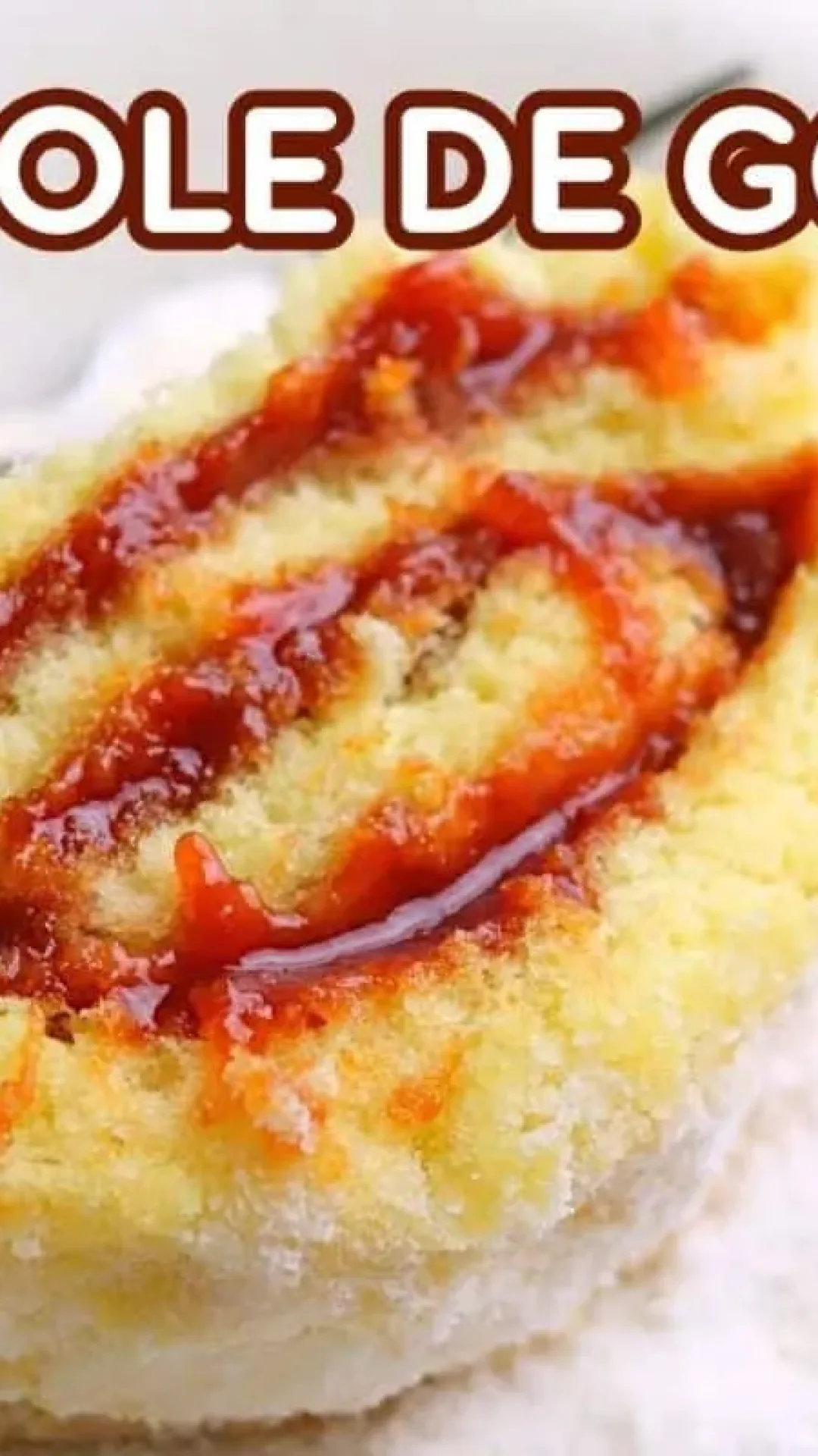 Rocambole de goiabada fofinho, rápido e irresistível, com uma massa super simples