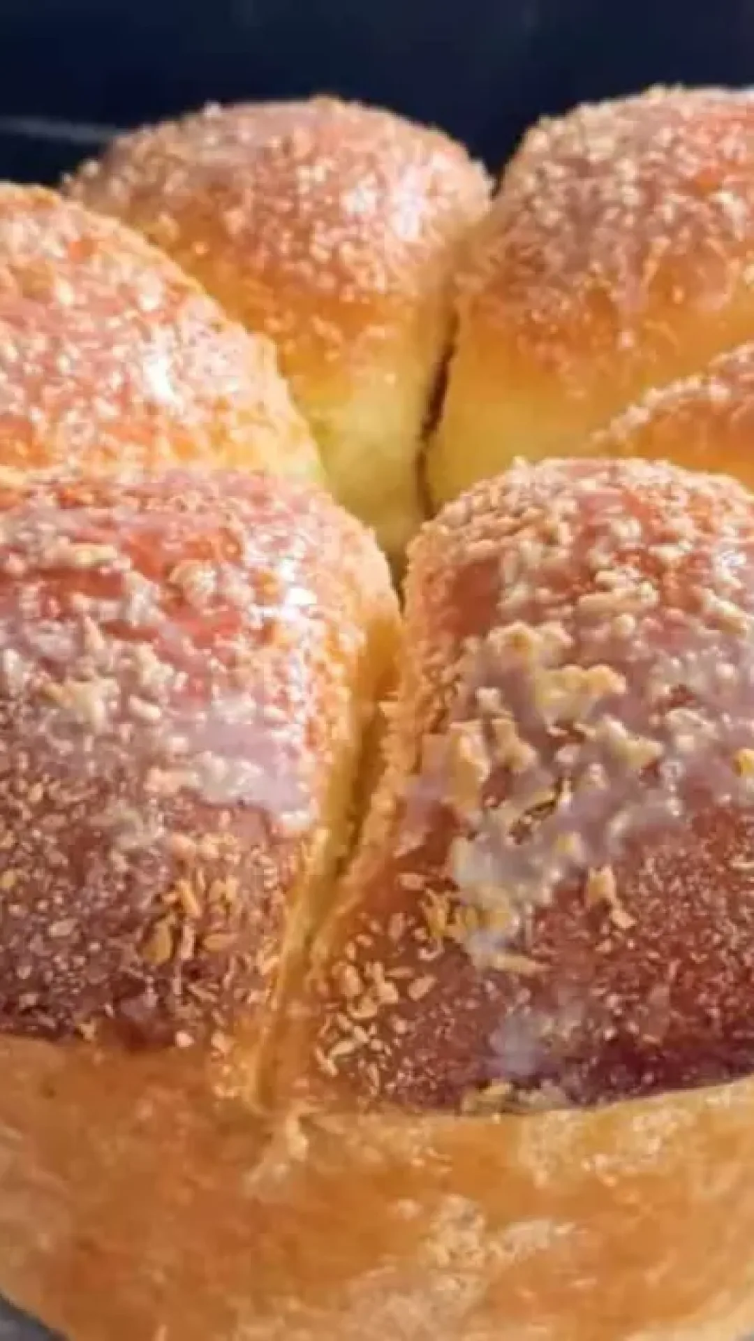 Rosca com doce de leite: a receita do pão doce recheado que fica fofinho e delicioso