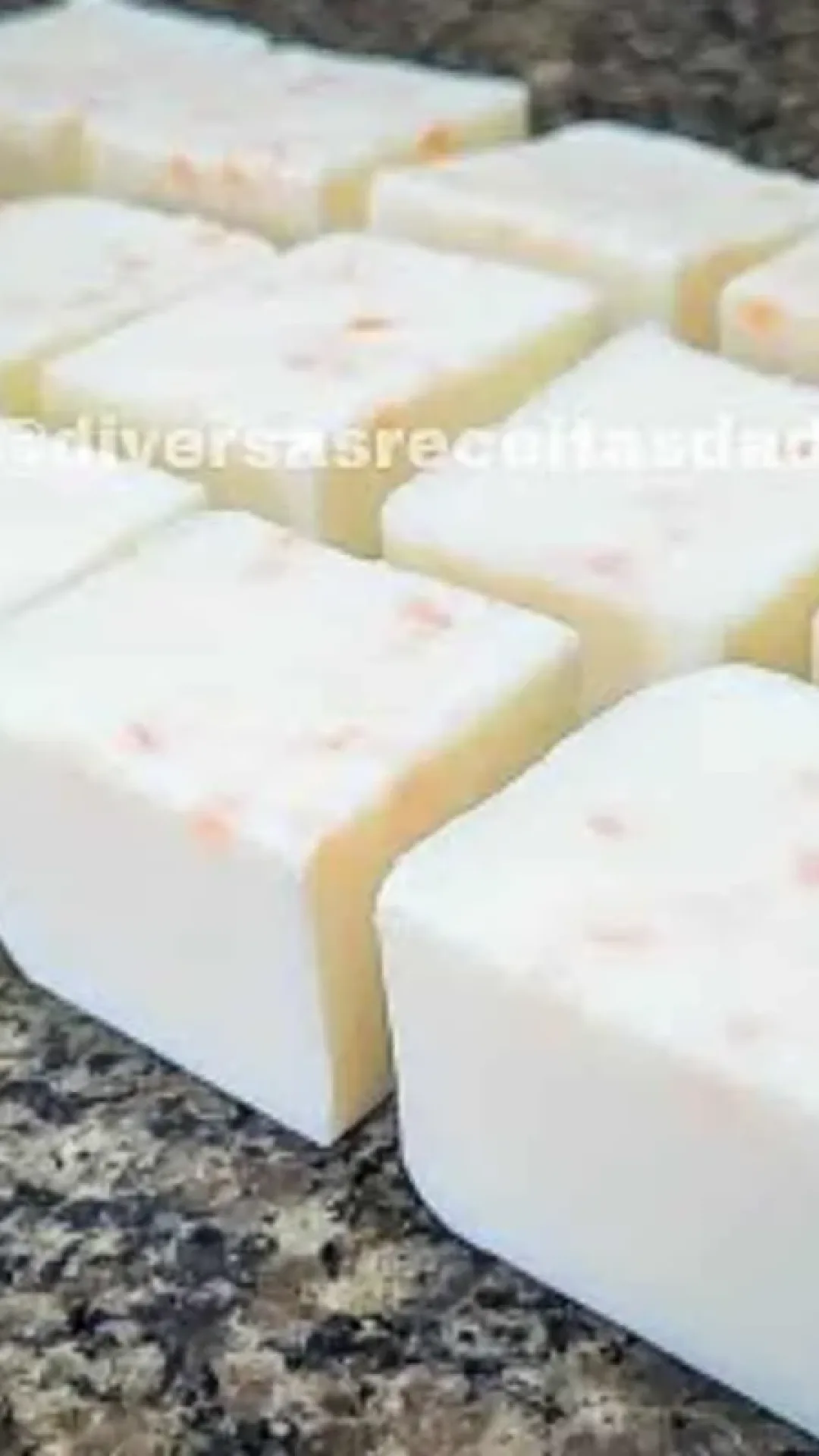 Sabão caseiro branqueador: tira o encardido até de pano de chão