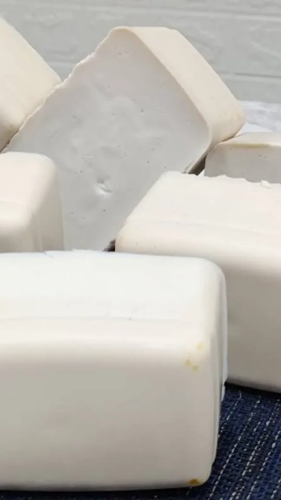 Sabão caseiro com 4 ingredientes e apenas 1 litro de óleo