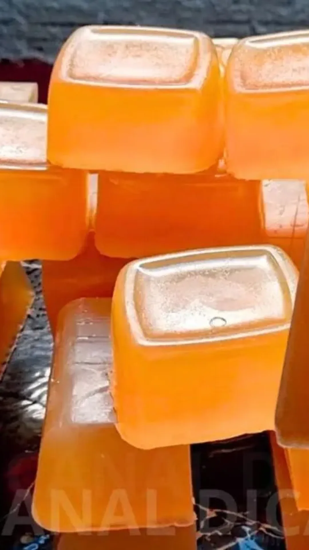 Sabão glicerinado com óleo usado potente que rende 32 barras e espuma bastante