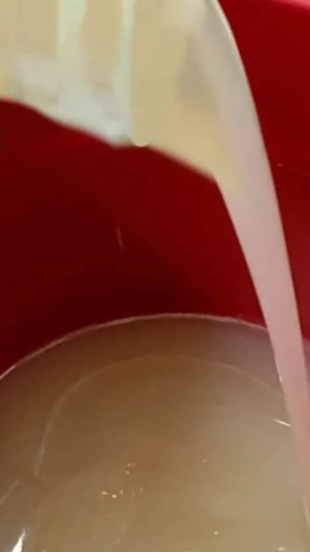 Sabão líquido caseiro: com 1 litro de óleo usado fiz 35 litros de sabão líquido