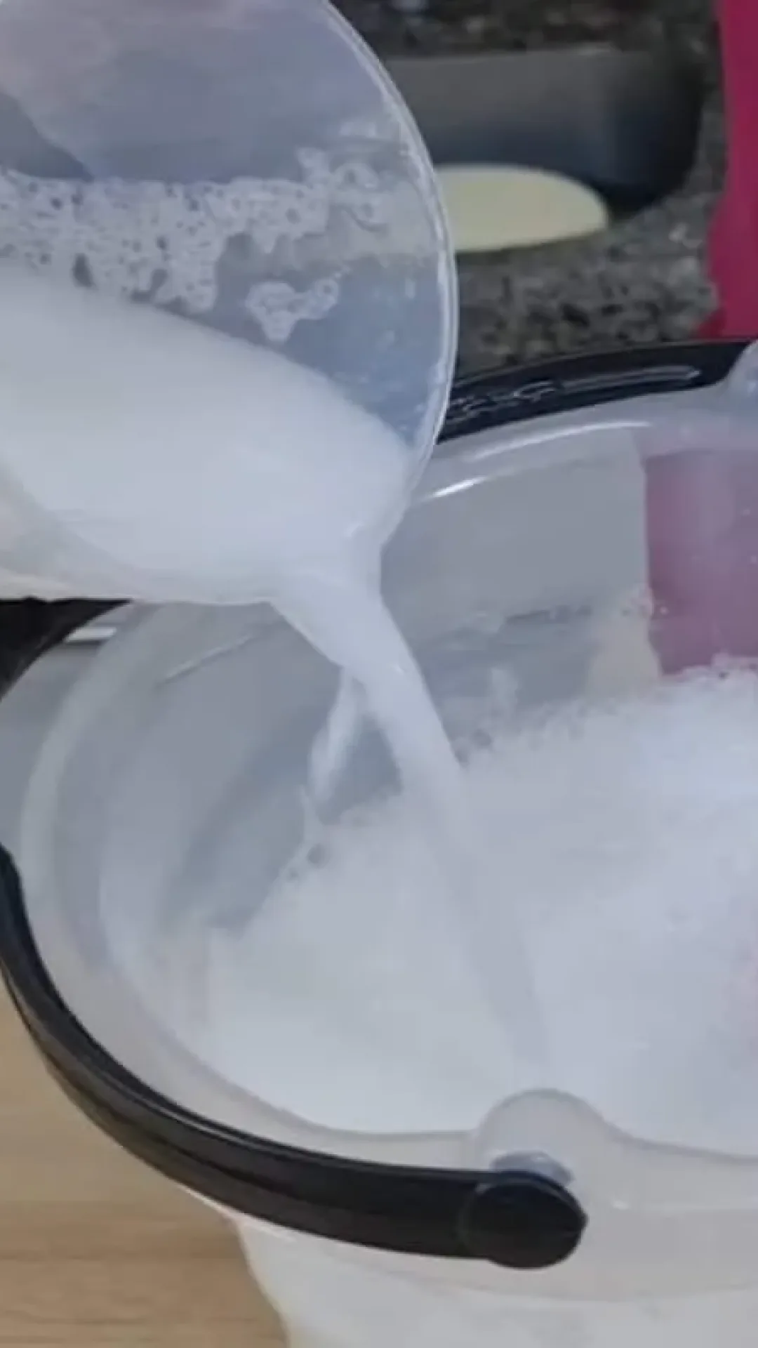 Sabão líquido caseiro econômico e fácil de fazer para lavar roupas e economizar dinheiro