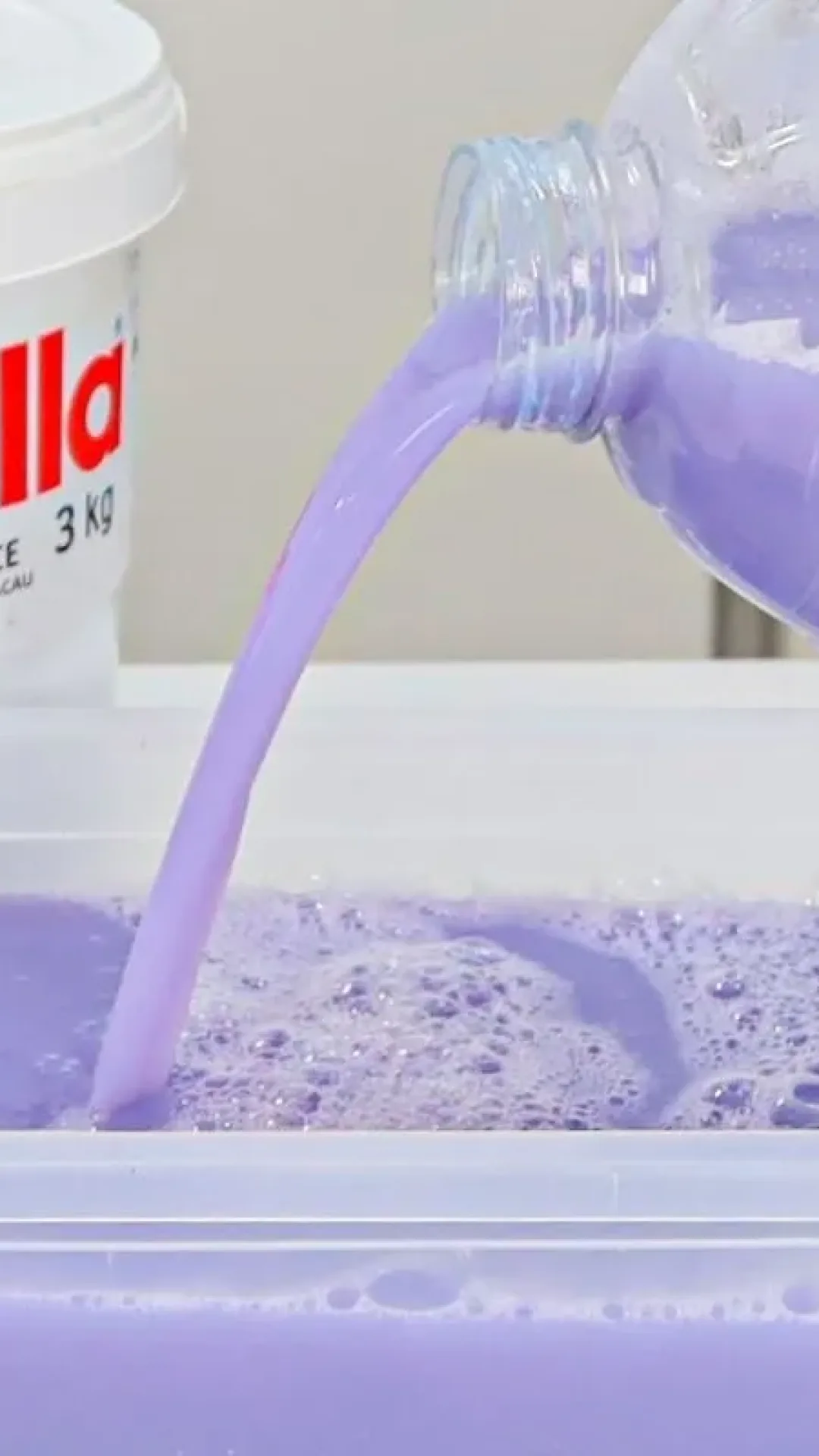 Sabão líquido multiuso sem soda: receita fácil, limpa tudo e rende muito para a sua casa