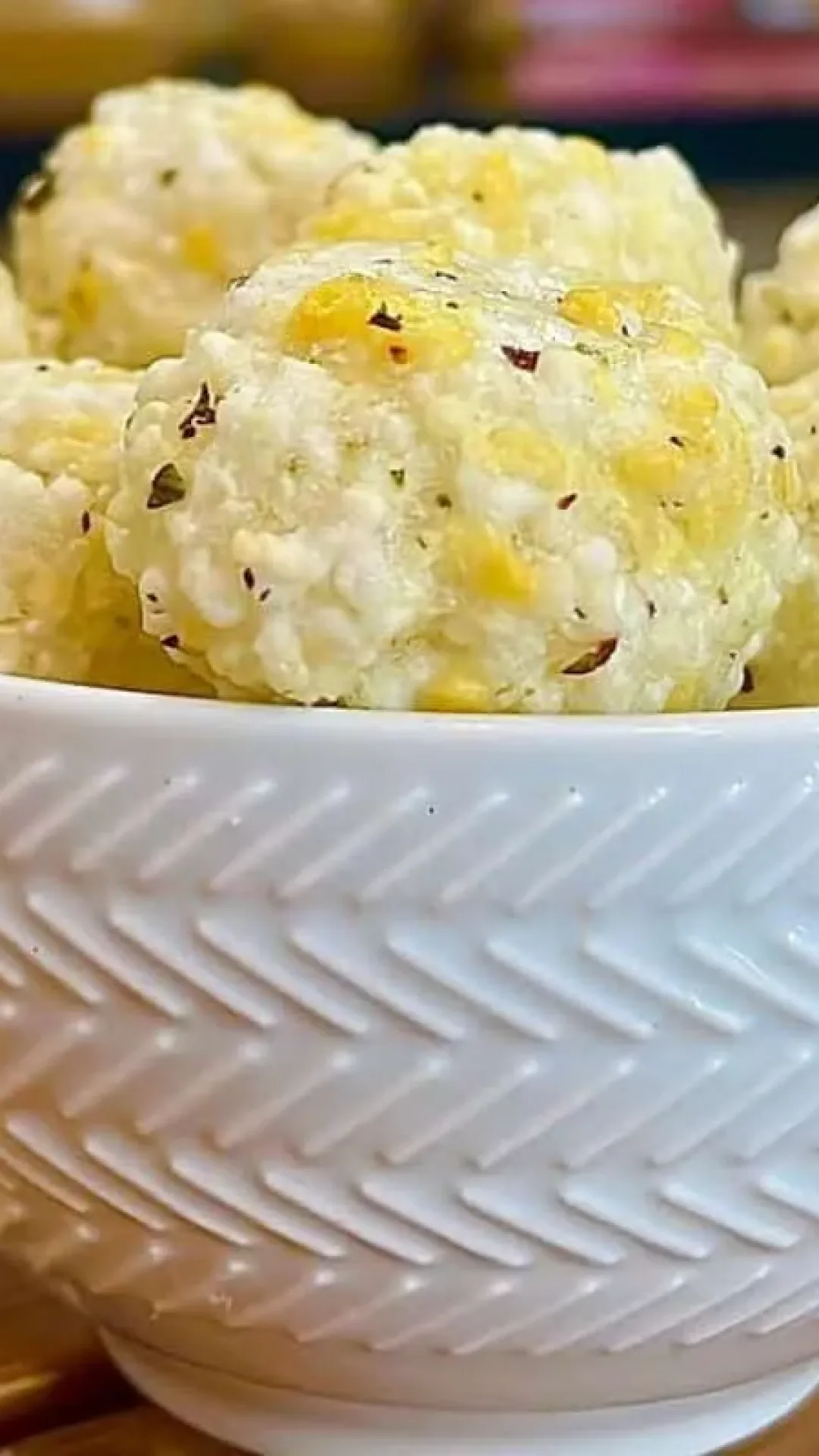 Salgadinho de tapioca sem glúten feito com 4 ingredientes fácil e crocante de verdade