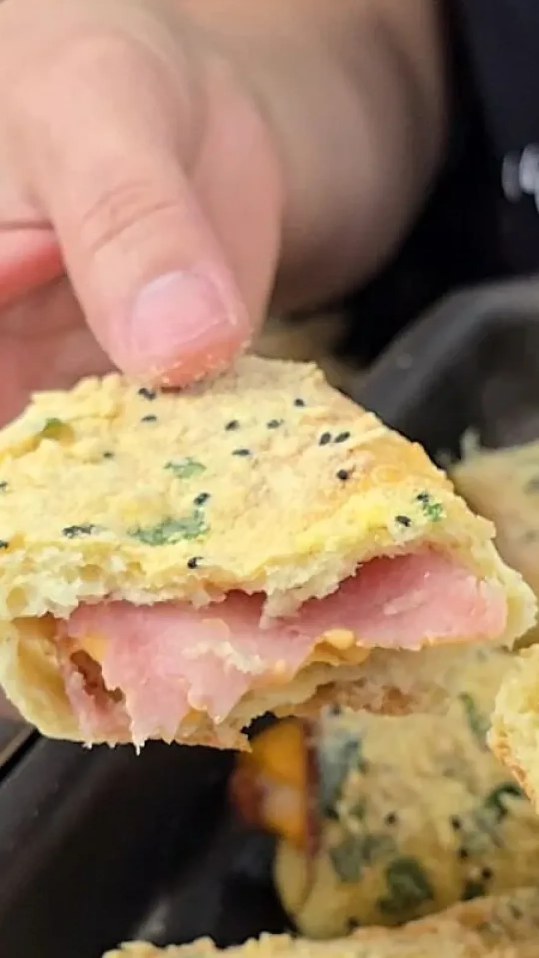 Salgado assado de milho fácil e delicioso que fica melhor que coxinha