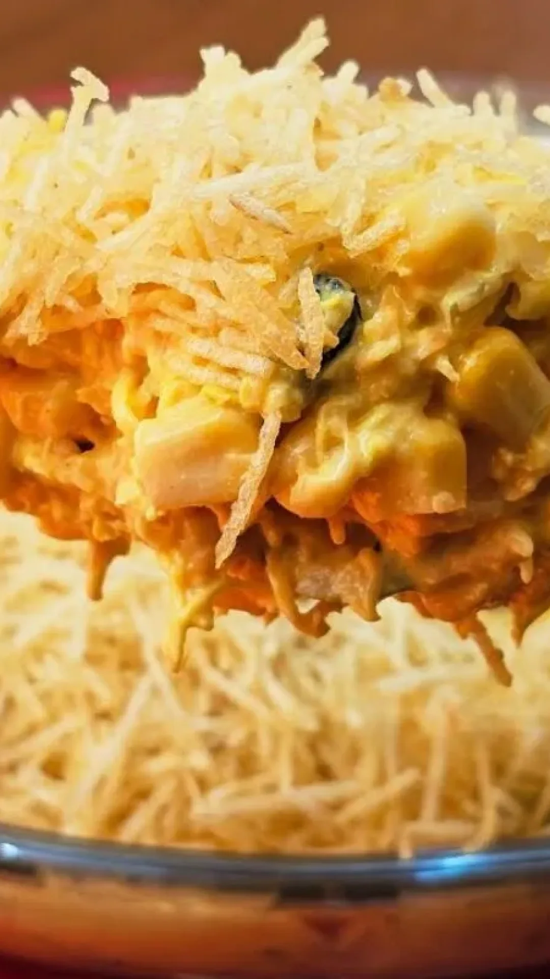 Salpicão de frango fácil, rápido e refrescante, perfeito para o seu cardápio de festas em família