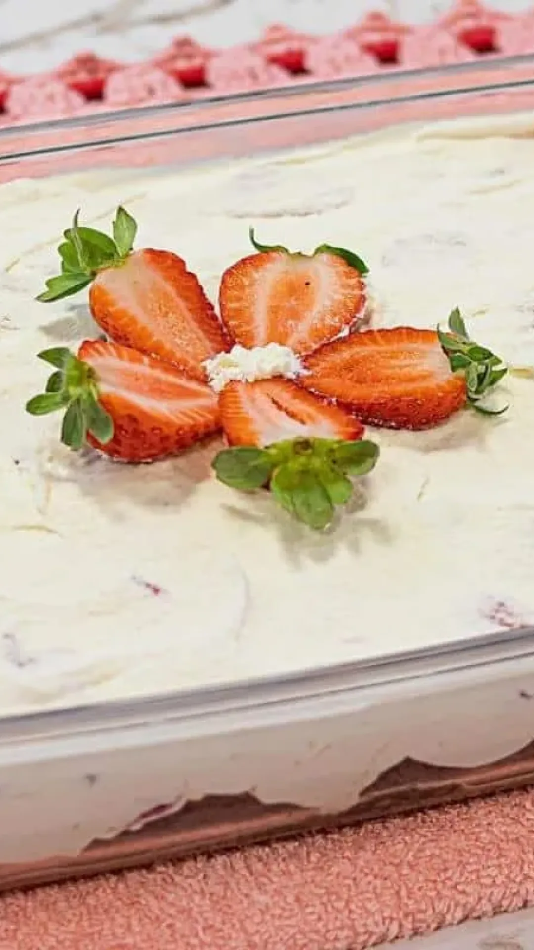 Sobremesa gelada de natal acaba rapidinho de tão gostosa que fica