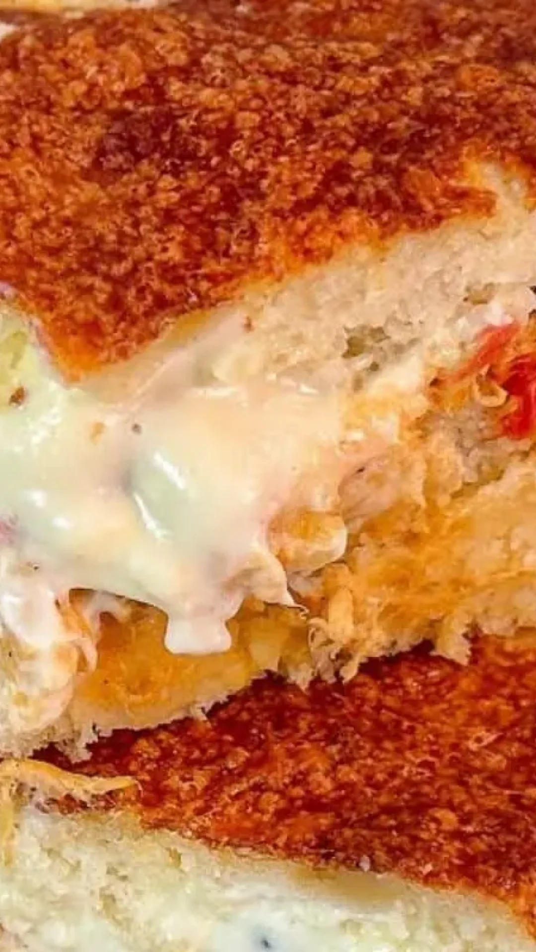 Torta de frango cremoso com massa leve feita no liquidificador e muito saborosa