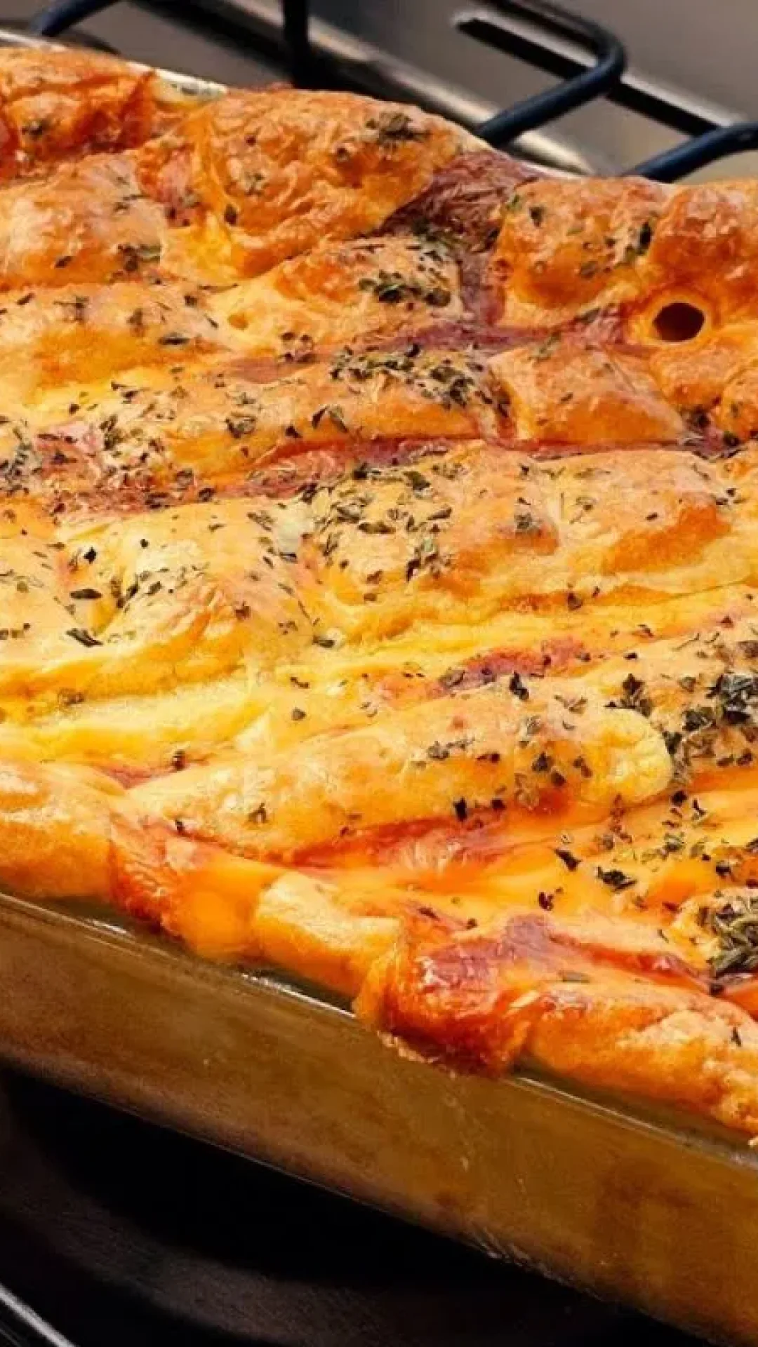 Torta de frango de liquidificador fácil e rápida: a massa que fica macia e muito saborosa