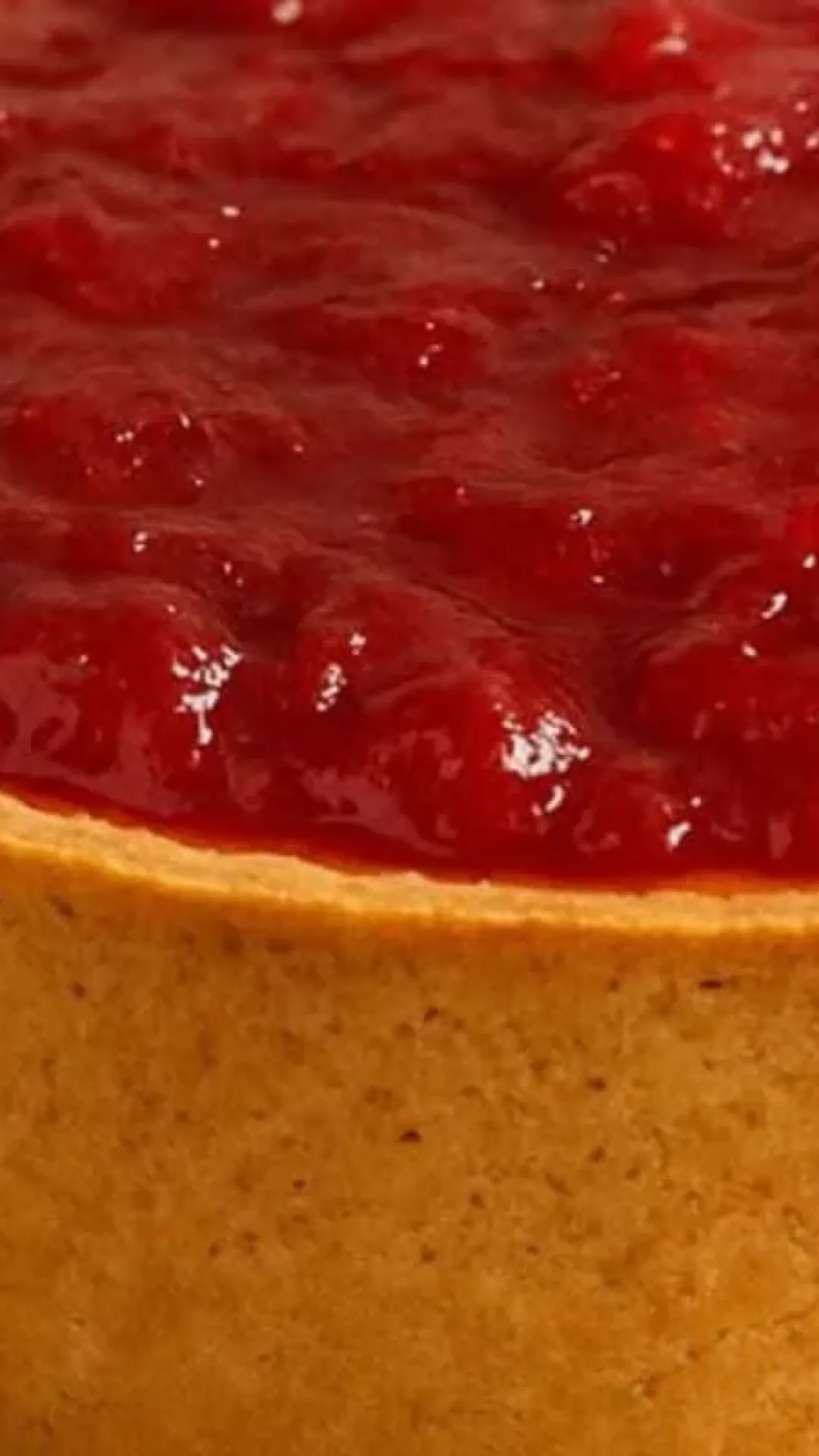 Torta de morango, uma versão cremosa e apaixonante para servir na sua sobremesa