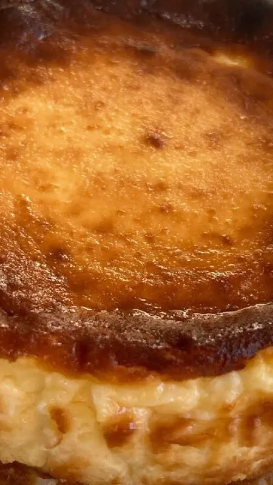 Torta vasca com poucos ingredientes, que fica incrivelmente cremosa e vai fazer sucesso em sua casa