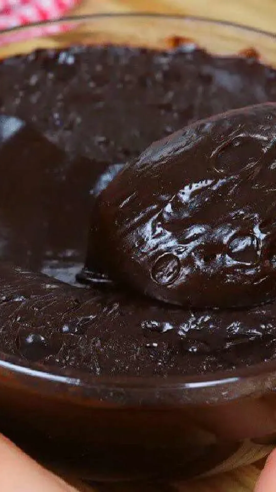 Veja qual é o melhor jeito para fazer recheio de chocolate para bolos