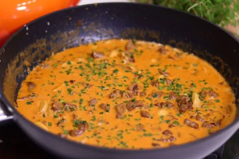 Strogonoff de carne com um segredo profissional para deixar 