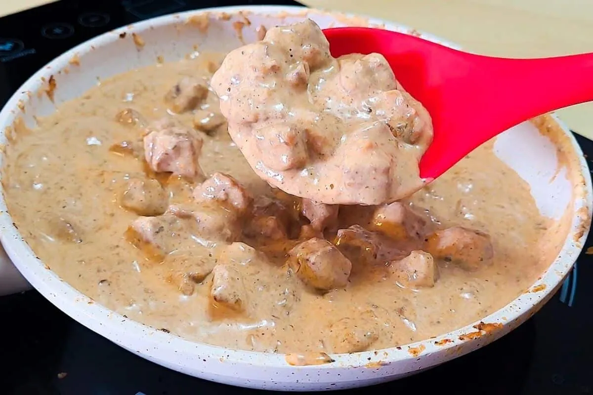 Strogonoff de carne: delicioso e fácil para o seu almoço de