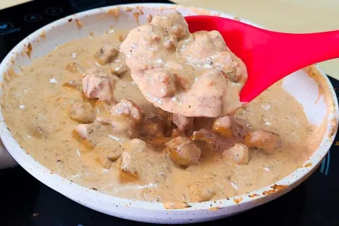 Strogonoff de carne: delicioso e fácil para o seu almoço de 