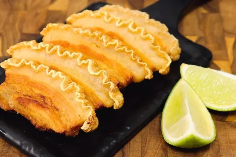 Torresmo frito na água: fica tão crocante e sequinho que voc