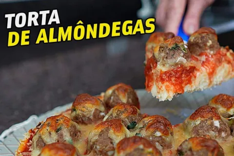 Torta de almôndegas feita na travessa com tudo junto e práti
