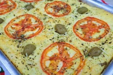 Torta de arroz amanhecido, que é prática, cremosa, deliciosa