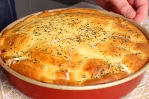 Torta de atum caprichada, fofinha e muito saborosa, um lanch