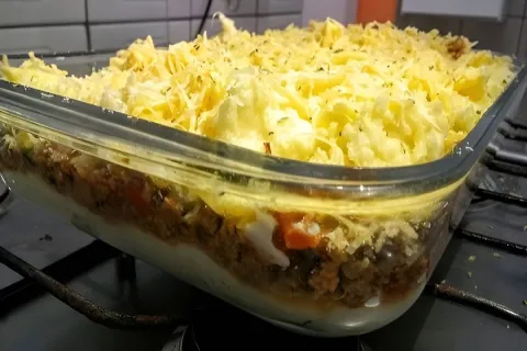 Torta de batata com carne moída um prato rápido e prático pa