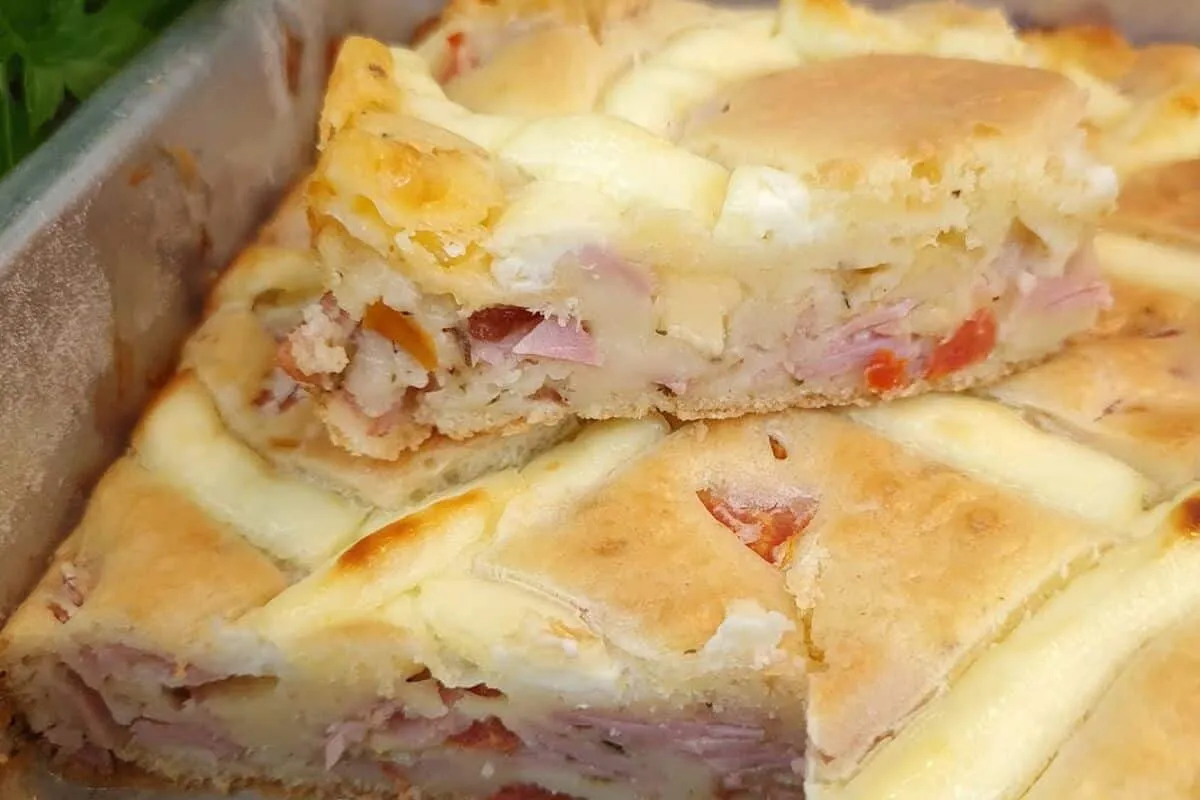 Torta de cebola com presunto e queijo feita no liquidificado