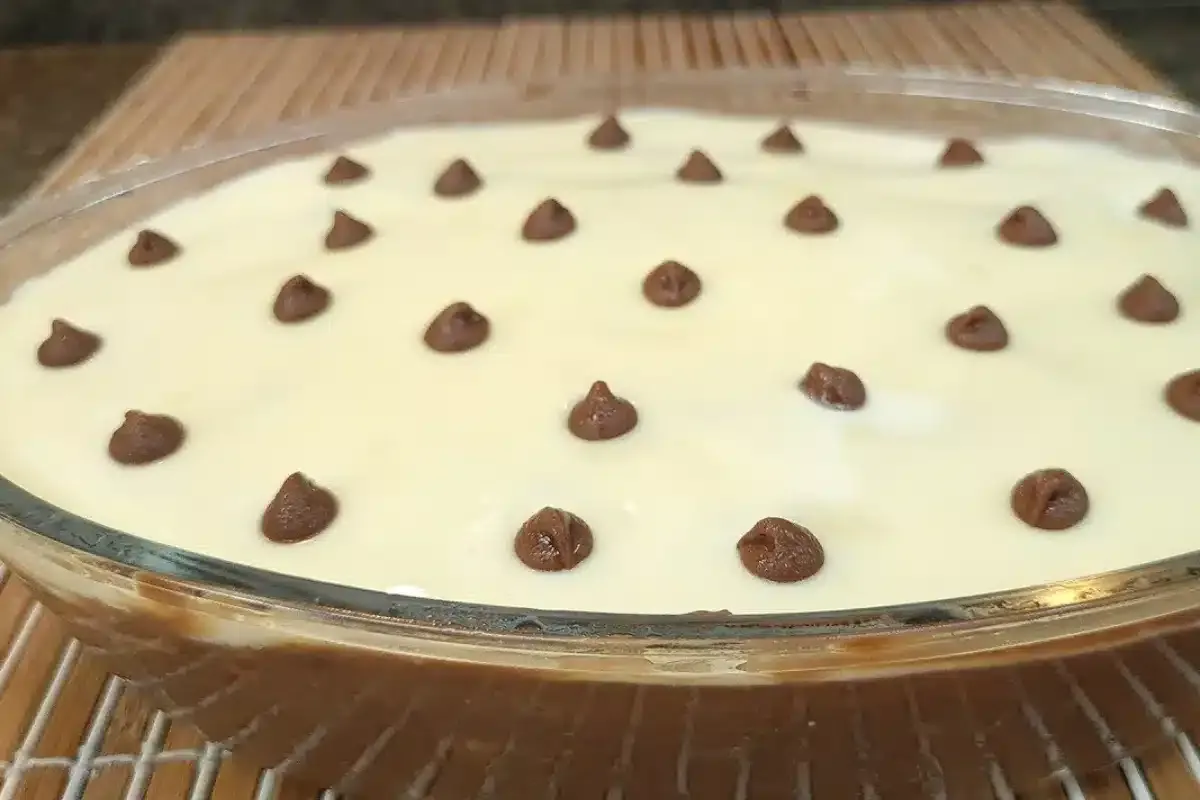 Torta de chocolate tipo pavê, uma receita fácil com camadas