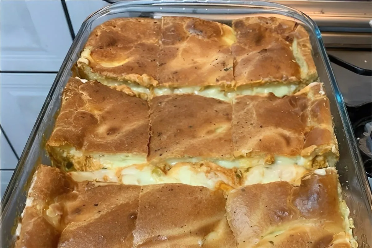 Torta de frango com catupiry cremosa com massa muito fácil f