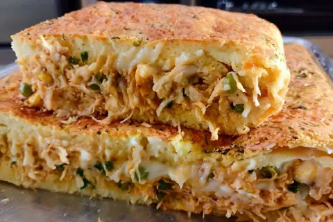 Torta de frango cremosa de liquidificador perfeita para o la