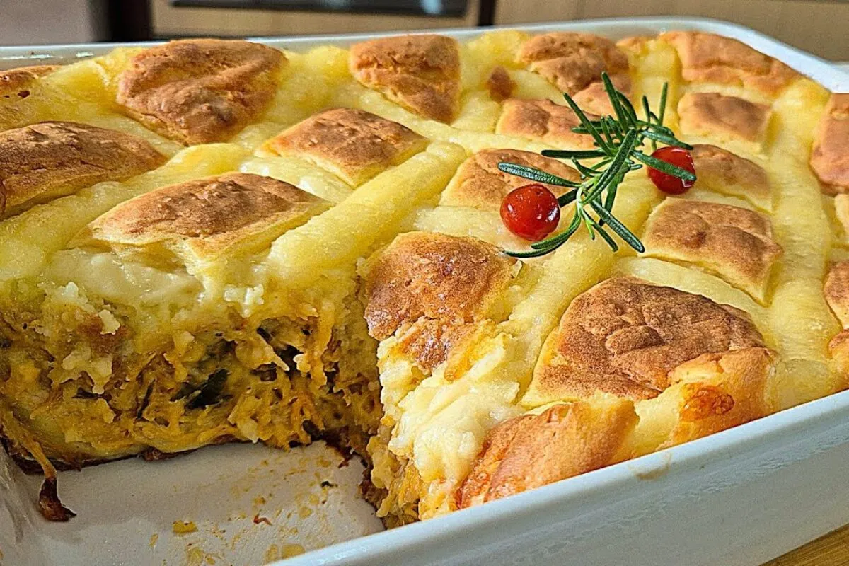Torta de frango sem trigo: fofinha, muito recheada e saudáve