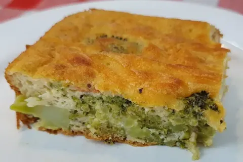 Torta de legumes saudável feita sem farinha de trigo, uma re