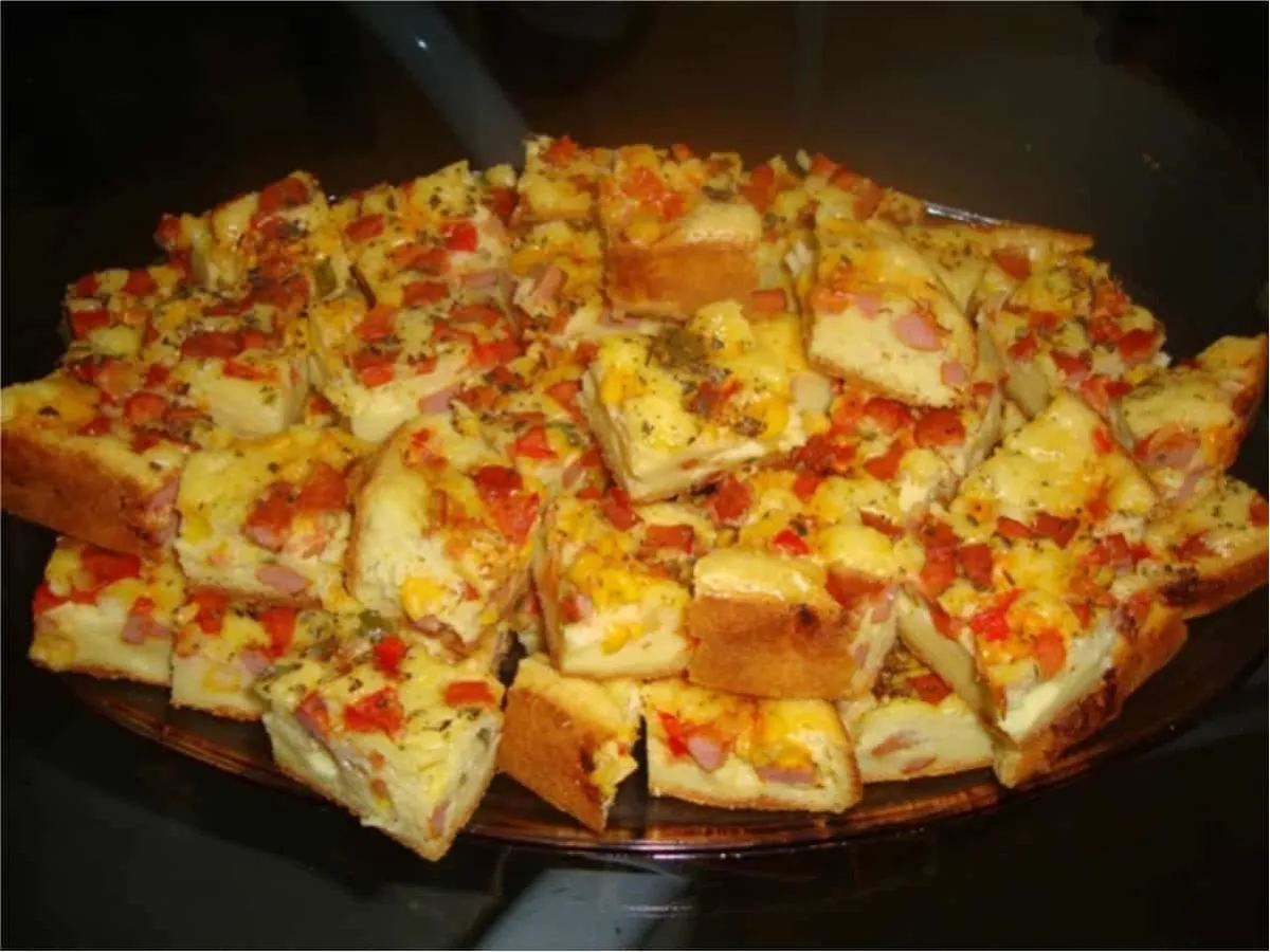 Torta de liquidificador econômica de salsicha e milho para f