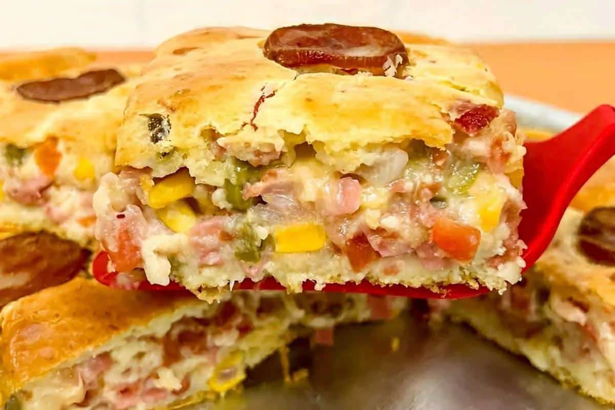 Torta de liquidificador fácil e deliciosa feita com massa fo