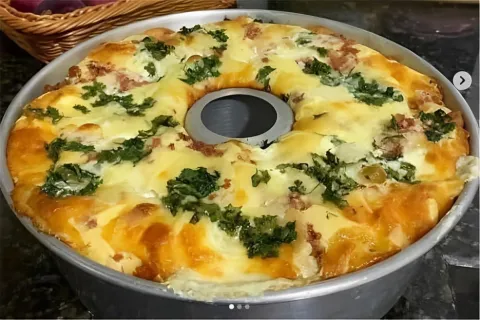 Torta de liquidificador recheada muito fácil é só bater todo