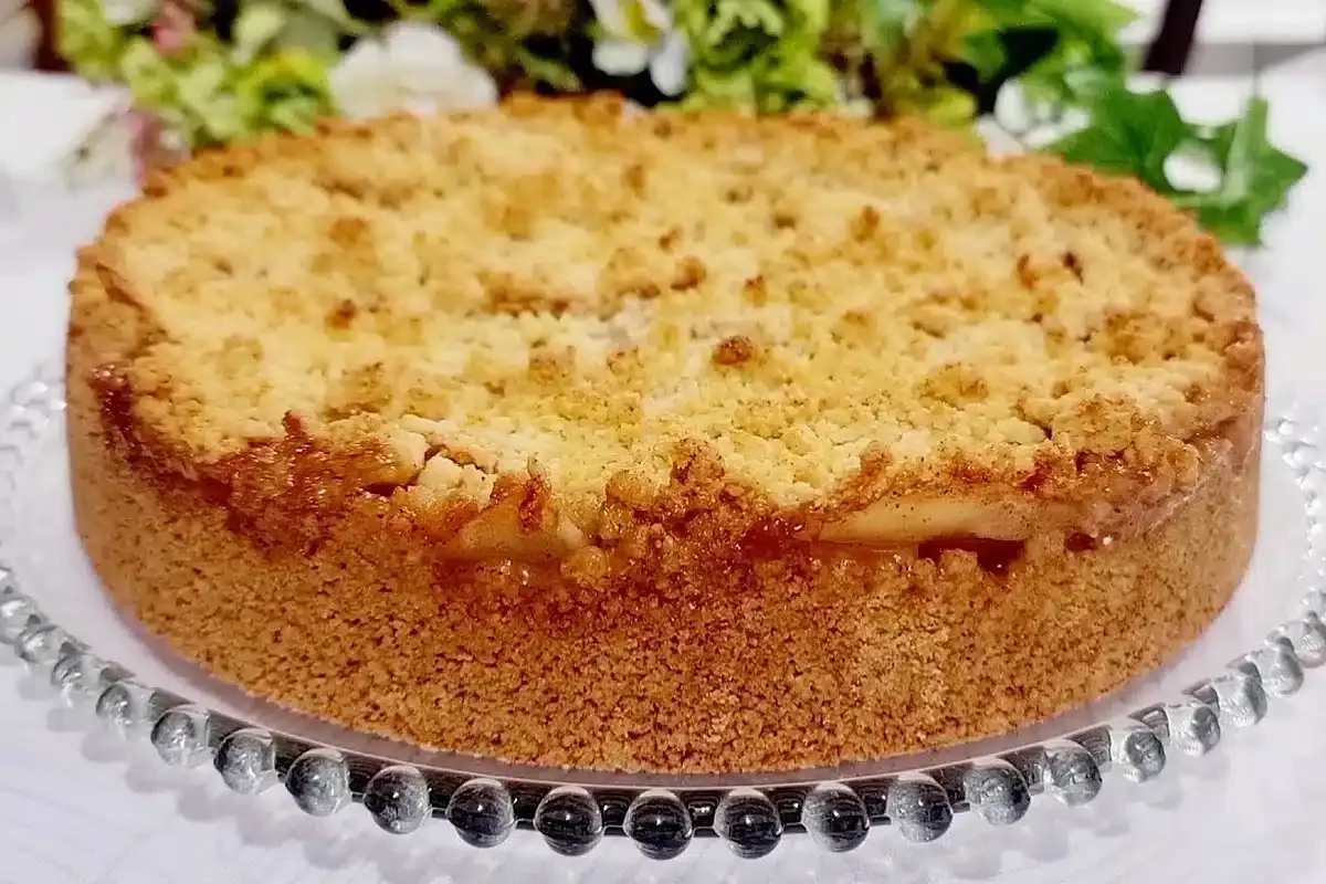 Torta de maçã cremosa com massa amanteigada e perfume de can