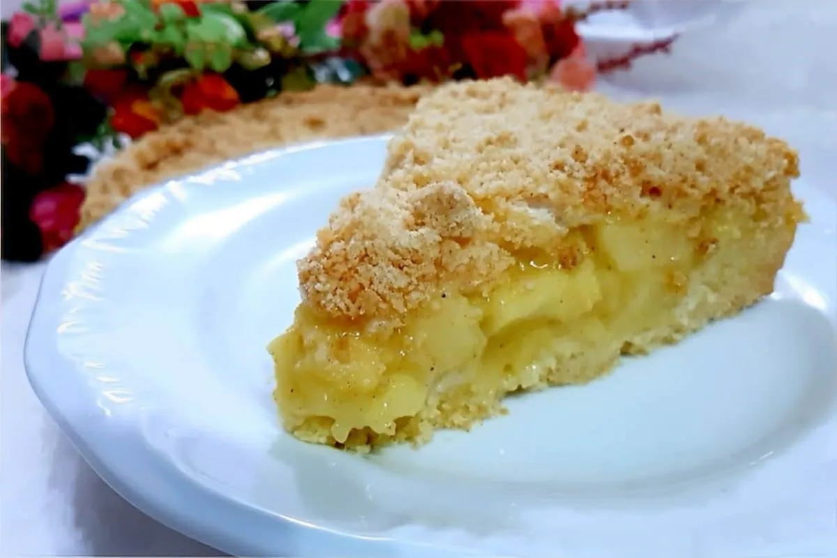 Torta de maçã cremosa e molhadinha que é a cara do seu natal