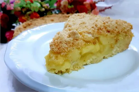 Torta de maçã cremosa e molhadinha que é a cara do seu natal