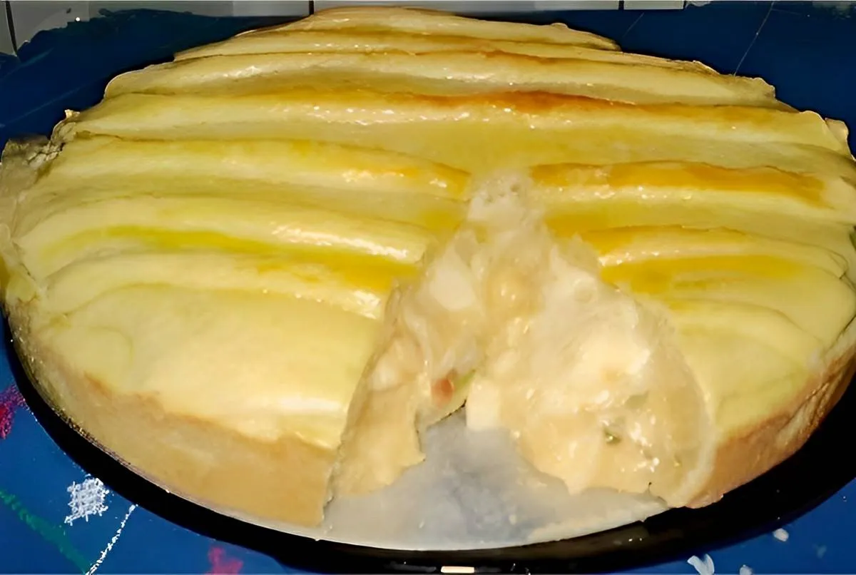 Torta de palmito com massa de creme de leite e recheio de pa