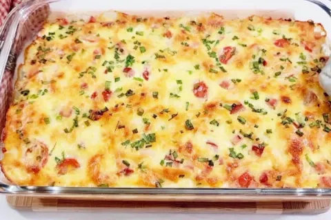 Torta de vegetais sem glúten fofinha e muito recheada, uma r
