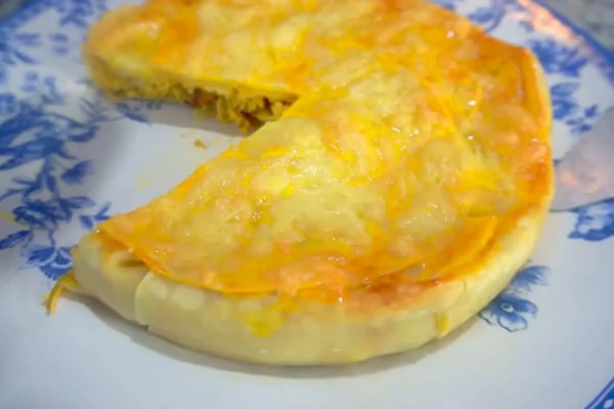 Torta especial de pastel: a receita que fica uma delícia e é