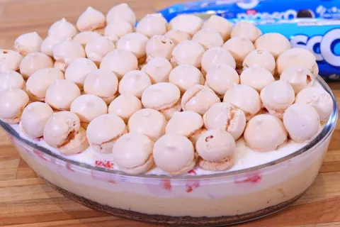 Torta morangoffe na travessa: uma combinação perfeita de sab