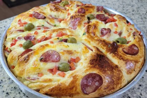 Torta pão de linguiça super fácil e deliciosa: fica um lanch