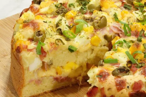 Torta portuguesa de liquidificador bem recheada e com massa 