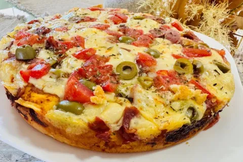 Torta salgada especial com massa fofinha feita no liquidific