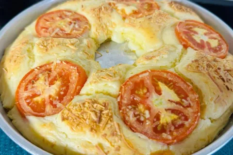 Torta x tudo de liquidificador, com uma massa que derrete na