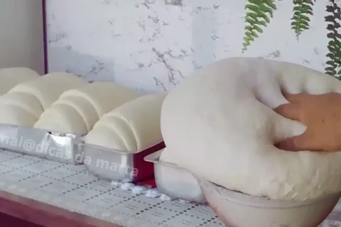Veja qual o segredo do pão caseiro que cresce bastante e fic